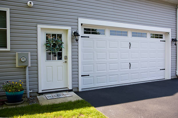 24/7 Emergency Garage Door Panel Replacement experts in Lester Prairie, MN